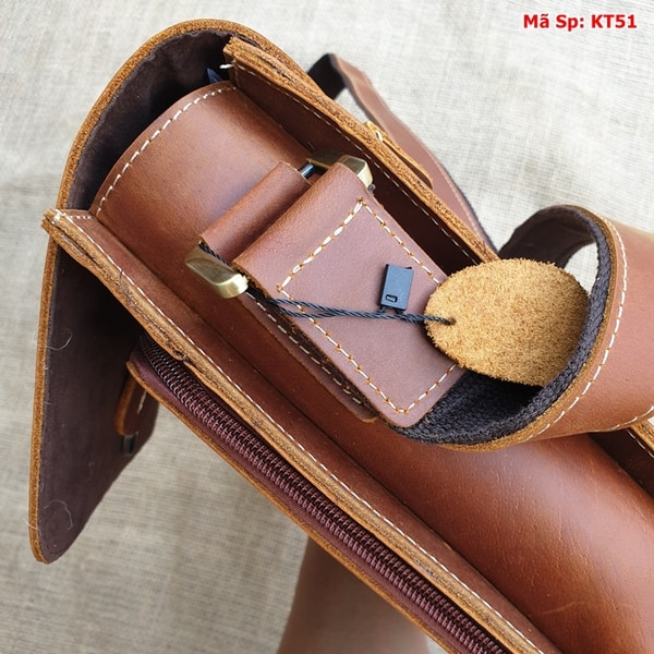 Túi đeo chéo nam da sáp KT51: phong cách đa năng phù hợp với nhiều dịp và hoàn cảnh