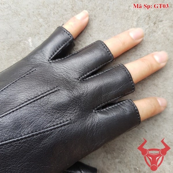 Bảo vệ tay trong mùa đông: Với lớp da cừu dày, găng tay GT03 giữ ấm tay hiệu quả trong những ngày lạnh giá của mùa đông.