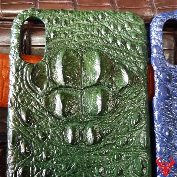 "Bảo vệ đẳng cấp và thẩm mỹ: Ốp lưng da cá sấu xanh lá cho iPhone XS Max 8 gù"