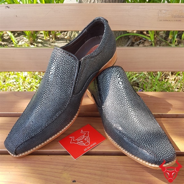 Giày Tây Lười Da Cá Đuối Thái Lan GB01A440: Sự phong cách và đẳng cấp từ chất liệu da cá đuối
