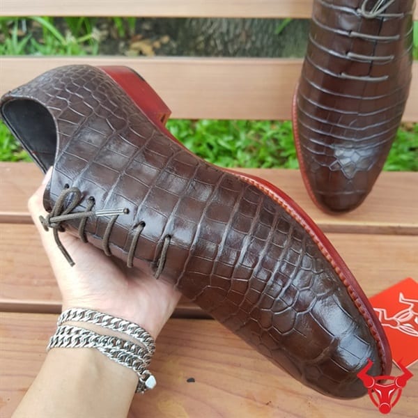 "Giày tây da cá sấu GAA: Sự độc đáo và sự tinh tế trong thiết kế"