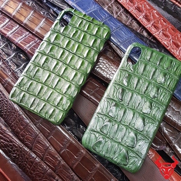 "Kết hợp thời trang và bền bỉ: Ốp lưng da cá sấu iPhone X gai lưng xanh lá đặc biệt"