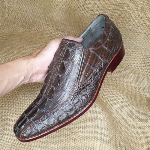 "Giày tây da cá sấu gai đuôi GBA: Điểm nhấn hoàn hảo cho phong cách cá nhân"