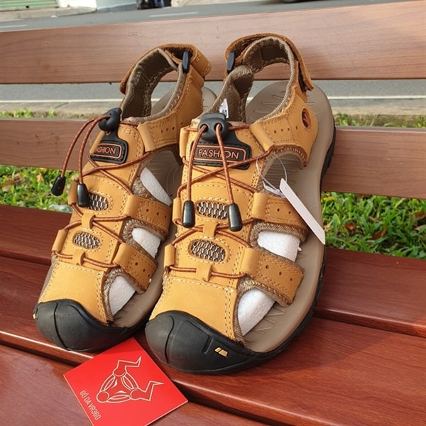"Giày Sandal Dã Ngoại Bảo Vệ Ngón Chân GSD02: Đối tác đáng tin cậy của những cuộc khám phá hoang dã"