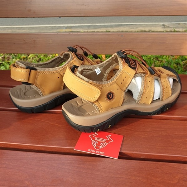 "Giày Sandal Dã Ngoại Bảo Vệ Ngón Chân GSD02: Sự tự tin và sẵn sàng cho mọi thử thách"