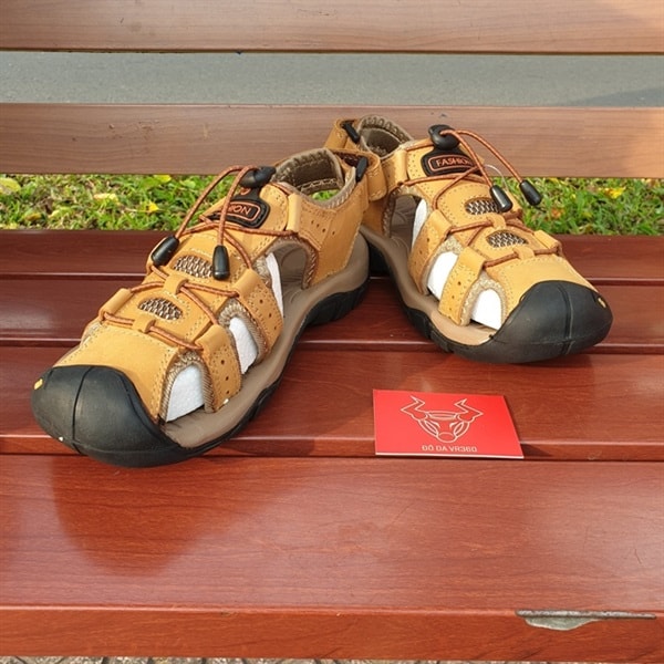 "Giày Sandal Dã Ngoại Bảo Vệ Ngón Chân GSD02: Sản phẩm chuyên dụng cho những hoạt động ngoài trời mạo hiểm"