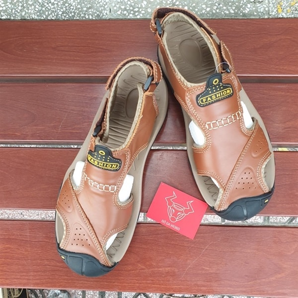 "Bước vào thiên nhiên với phong cách với giày Sandal Dã Ngoại Bít Mũi GSD03-NĐ"