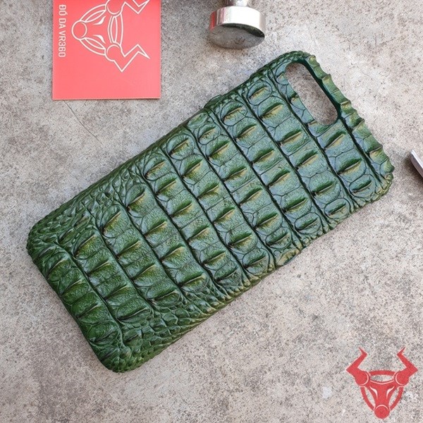 "Sự kết hợp hoàn hảo: Ốp lưng da cá sấu lịch lãm cho iPhone 7 Plus OC11A1"