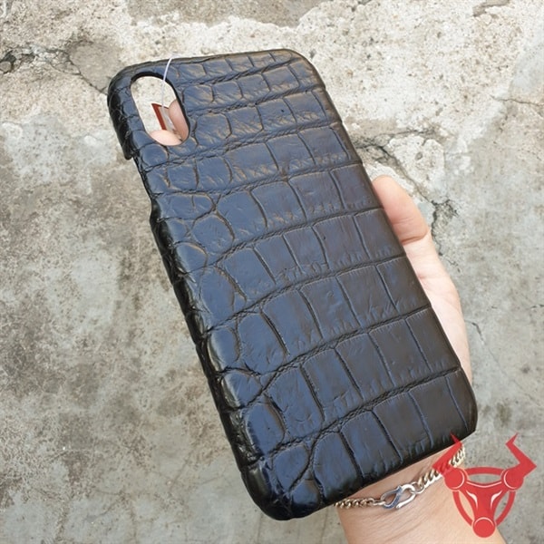 Sự tinh tế gặp gỡ độ bền: Ốp lưng da cá sấu OX0108 dành cho iPhone XR.