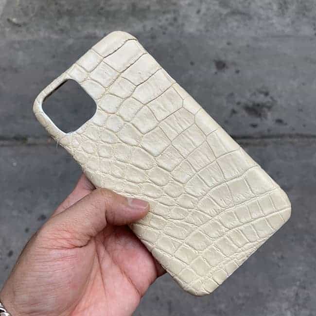 "Giảm giá hấp dẫn: Ốp lưng da cá sấu sang trọng cho iPhone 11 Pro Max"