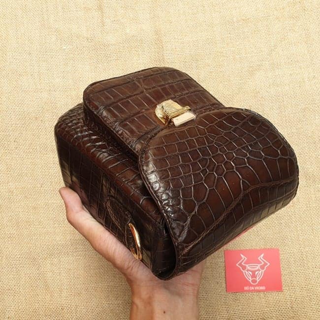 Túi đeo chéo nữ da cá sấu AAA8 - Một sản phẩm tuyệt vời để tặng người yêu thương