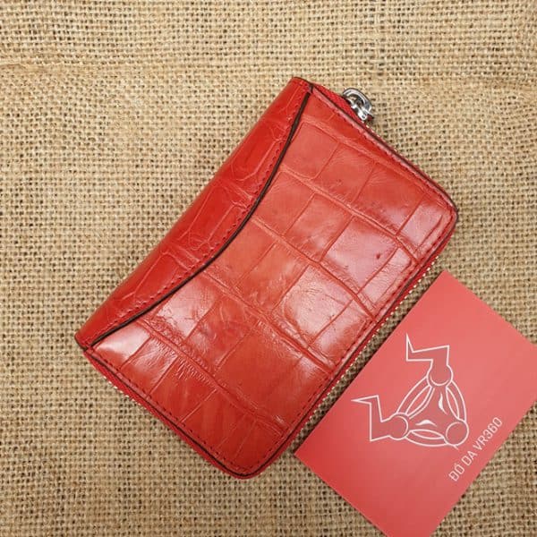 Mẫu ví cầm tay nữ da cá sấu mini màu đỏ tươi sáng- Sự lựa chọn hoàn hảo cho những cô gái yêu thích phong cách thời trang