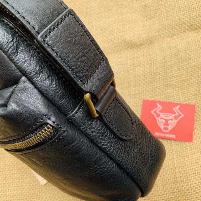 Túi đeo chéo nam da bò VEG cao cấp A16 - sản phẩm cao cấp giúp bạn tạo nên phong cách riêng của mình.