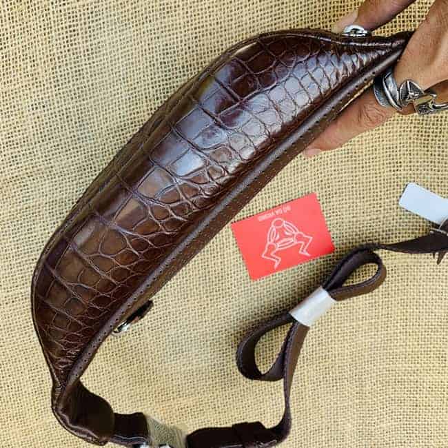 "Túi đeo trước bụng nam da cá sấu TT: Phong cách và cá tính trong một sản phẩm"