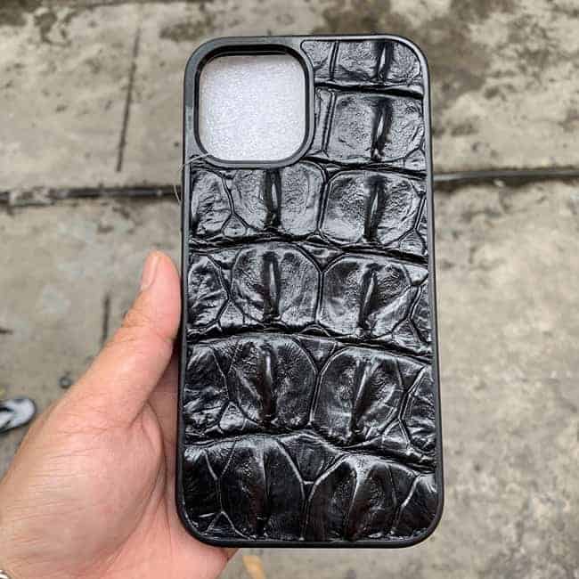 "Thiết kế tinh tế và độc đáo với ốp dán da cá sấu cho iPhone 12 Pro Max"