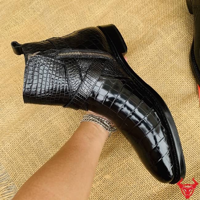Giày Boot Nam Da Cá Sấu Da Bụng GHA8: Sự hoàn thiện cho vẻ ngoài sang trọng và độc đáo của quý ông