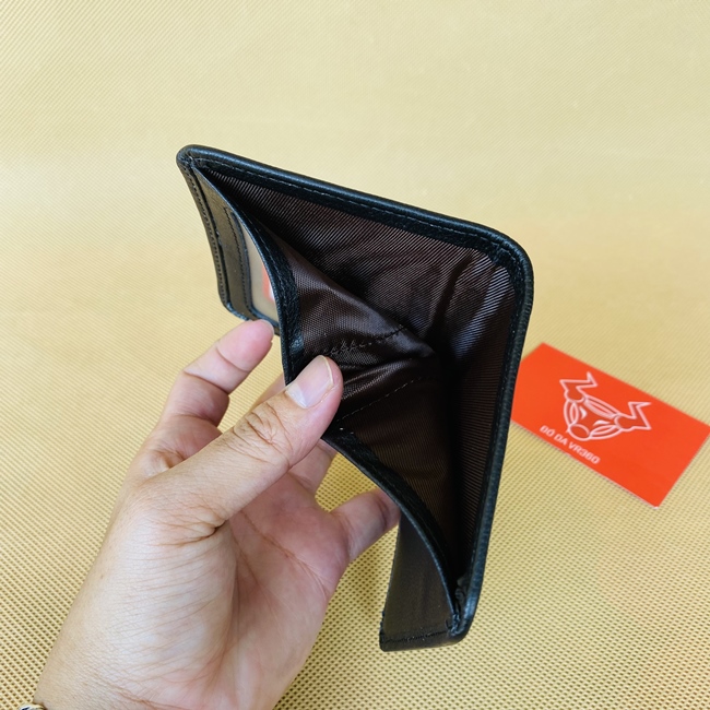 Bảo vệ tài sản và thể hiện phong cách cùng ví nam mini dáng đứng VDB41.