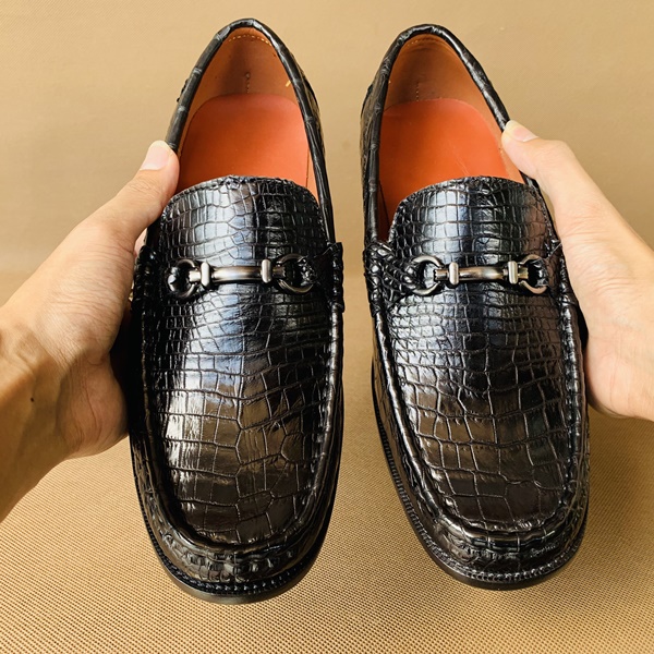 "Sự nổi bật và phong cách tuyệt vời với giày mọi da cá sấu GCA8"