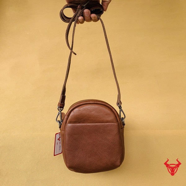 Túi đeo chéo nữ da bò cao cấp - TDN31: món quà ý nghĩa dành tặng cho người thân yêu.