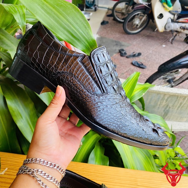Giày Tây Nam Da Cá Sấu GBA4 – Tinh Hoa Thời Trang Giày cá sấu GBA4 – Tinh tế và đẳng cấp cho quý ông.