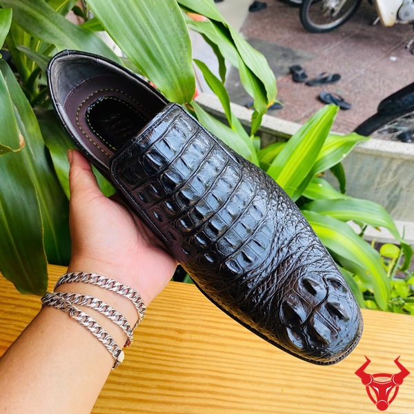 Giày Tây Nam Da Cá Sấu GBA4 – Quý Ông Sang Trọng Giày cá sấu GBA4 – Sự lựa chọn của những quý ông đẳng cấp.