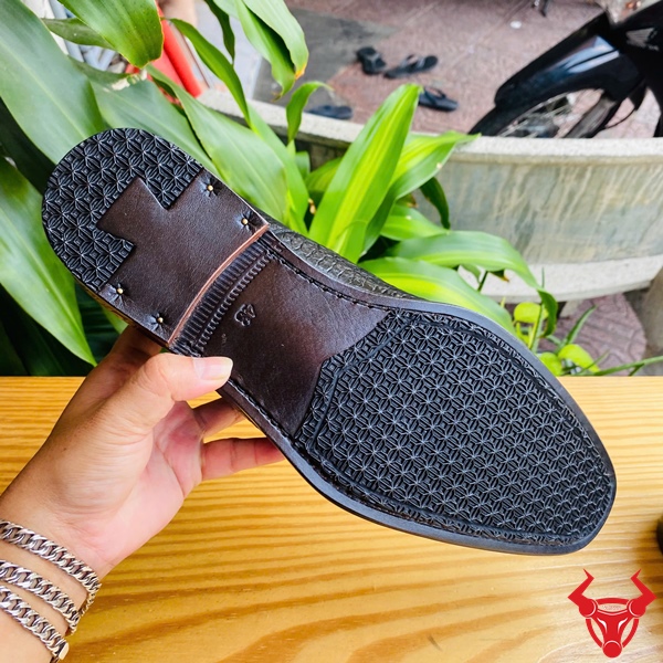 Giày Tây Nam Da Cá Sấu GBA4 – Thời Thượng Và Tự Tin Giày cá sấu GBA4 – Phong cách thời thượng cho quý ông tự tin.