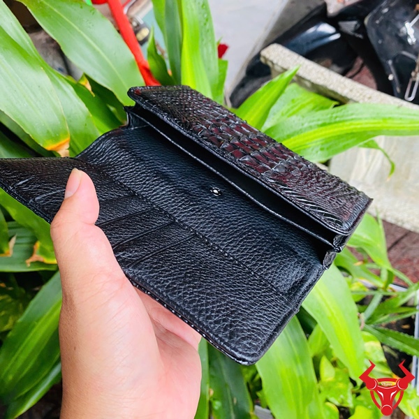 Bao da nam đeo thắt lưng 2 ngăn – Tinh hoa thủ công truyền thống Bao da đeo thắt lưng 2 ngăn cá sấu vân độc bản, độc đáo và quý hiếm.