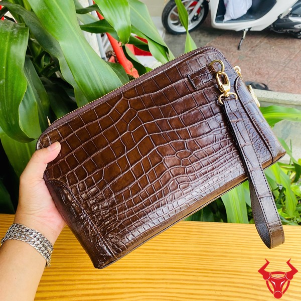 CIAA8 – Clutch Thủ Công Từ Da Cá Sấu Thật 100% Clutch da cá sấu nam tiện lợi với ngăn chứa rộng rãi