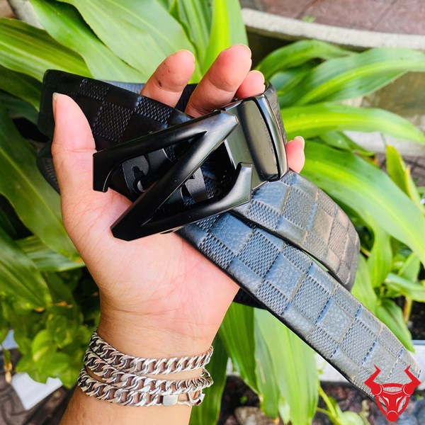 Thắt Lưng Nam Da Caro TLRN15 - Bền Bỉ và Thời Thượng Thắt lưng da caro bản to TLRN15 tạo điểm nhấn nổi bật.