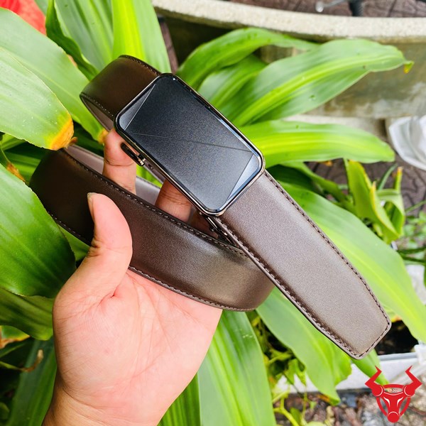 Thắt Lưng Nam TLRN17 – Thiết Kế Mặt Khóa Hiện Đại Thắt lưng nâu da thật với thiết kế chắc chắn và mặt khóa thanh lịch.