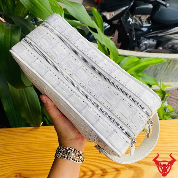 Túi da cá sấu trắng CGA8 cao cấp – Đẳng cấp quý hiếm Clutch CGA8 trắng – tinh hoa chế tác da cá sấu và thời trang cao cấp