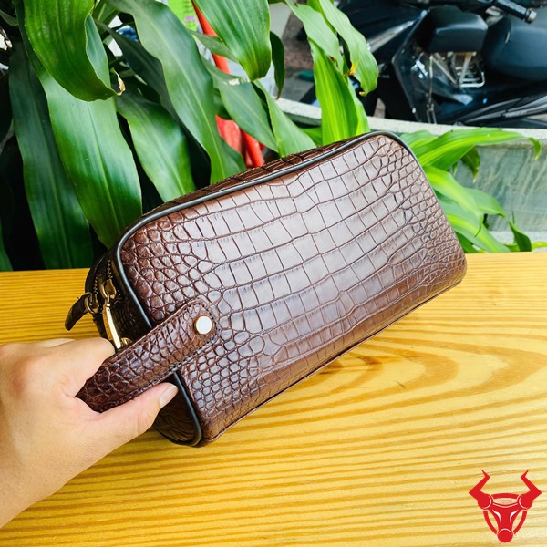 Clutch Nam Da Cá Sấu CGA8 – Đẳng Cấp Và Thời Trang Clutch CGA8 thủ công từ da cá sấu tự nhiên cao cấp.