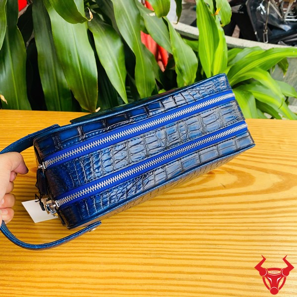 Túi da bụng cá sấu hộp form sang – Màu xanh patina ấn tượng Túi clutch da bụng cá sấu CGA8 với bề mặt vân tự nhiên sang trọng
