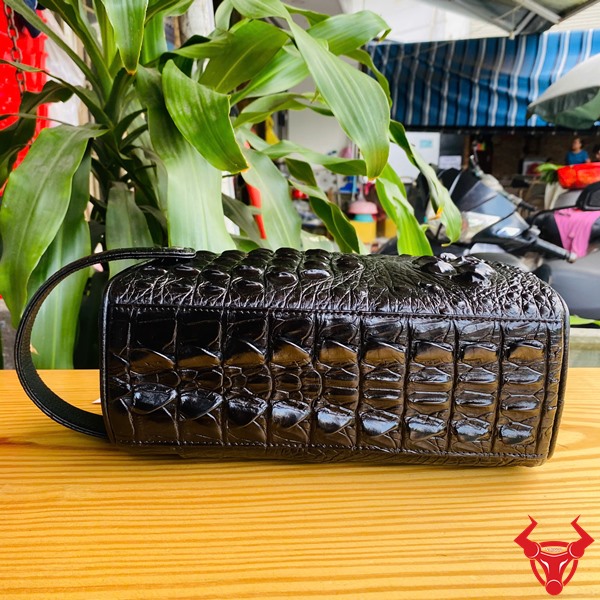 Clutch hộp da cá sấu gù màu đen – Thiết kế thời thượng CGA4 Clutch đen da cá sấu gù với thiết kế hộp truyền thống pha hiện đại