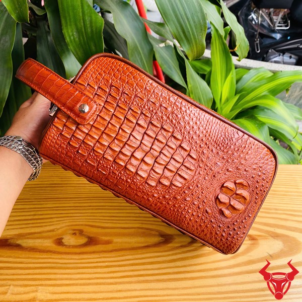 Clutch cá sấu gù hộp CGA4 – Sang trọng, thời trang, nổi bật Clutch da gù cá sấu nâu đỏ, thiết kế thời trang tinh tế