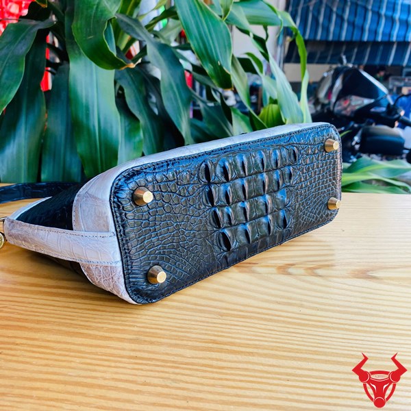Phụ kiện thời trang cá tính: Túi HM-17 da gù cao cấp Túi đeo chéo handmade HM-17 da gù cá sấu thời thượng.