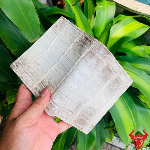 Ví Cá Sấu Bạch Tạng VJA8 - Sang Trọng và Độc Đáo.
