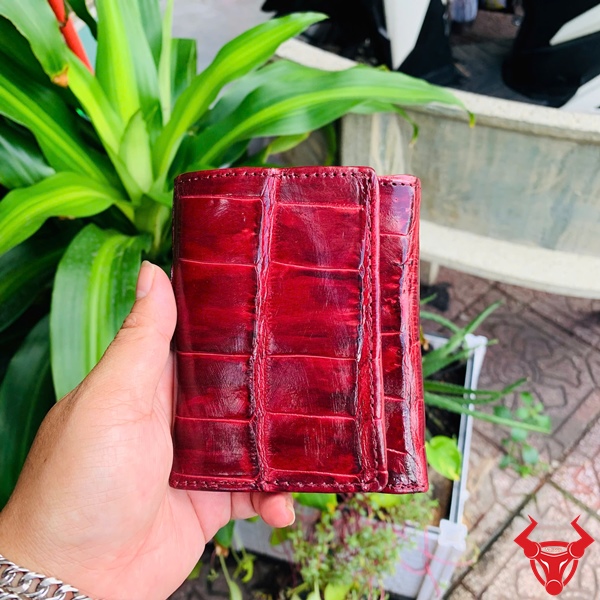 Ví Cầm Tay Mini VRA8 - Thời Thượng Với Thiết Kế Sang Trọng Ví cầm tay mini VRA8 thời thượng, sang trọng, cầm tay với vòng cổ tay.