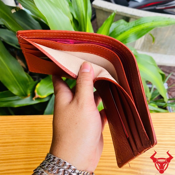 VFA5 – Tinh Hoa Thủ Công Trong Từng Chi Tiết Ví Mini Ví da cá sấu gai tay nam VFA5 kiểu vảy rồng độc đáo.