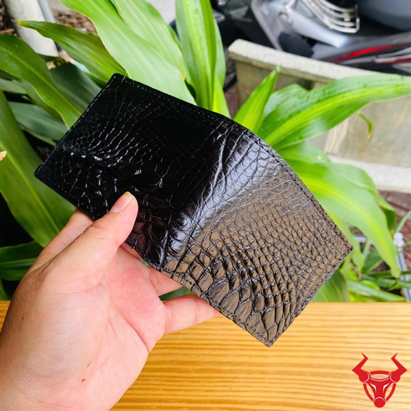 Ví Nam Mini Da Cá Sấu VFA8 – Sang Trọng và Khí Chất Ví mini da cá sấu đen nhỏ gọn, tiện dụng