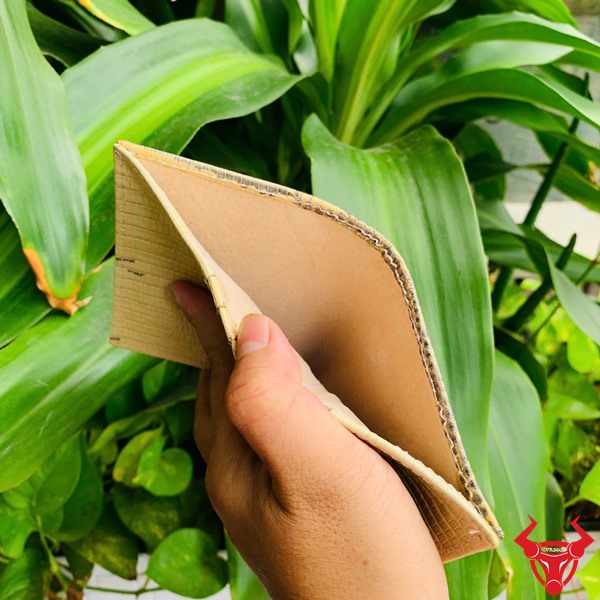Ví Nam Da Kỳ Đà VSAA18 – Phụ Kiện Thời Trang Đẳng Cấp Ví mini nam bằng da kỳ đà thật, màu trắng đen cá tính và độc đáo.