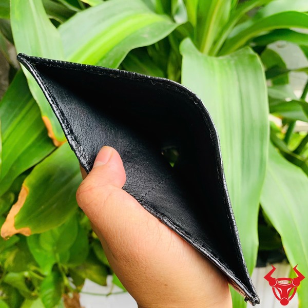 Ví Da Kỳ Đà Màu Đen – Phụ Kiện Thời Trang Tiện Lợi Ví VSAA18 nhỏ gọn, da kỳ đà, phù hợp người bận rộn thường xuyên di chuyển.