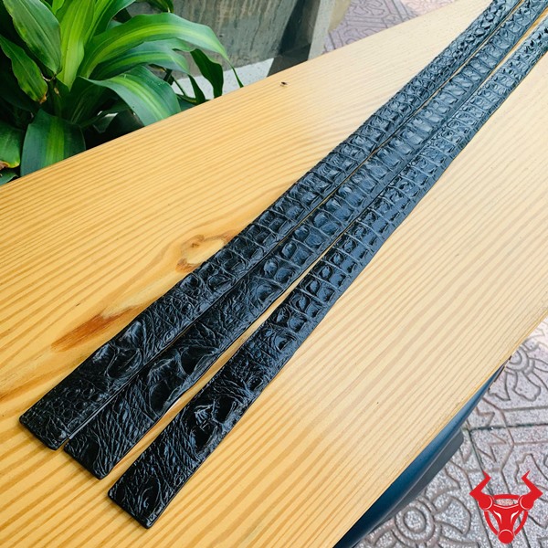 Thắt Lưng Nam Gù Cá Sấu Thật Bản Rộng 3,5cm Dây lưng nam da cá sấu gù, thể hiện phong cách cá nhân.