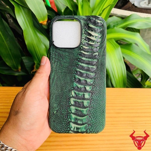 Ốp iPhone 16 Pro Max Từ Da Tự Nhiên – Nâng Tầm Đẳng Cấp Ốp iPhone 16 Pro Max da thật phong cách tối giản.