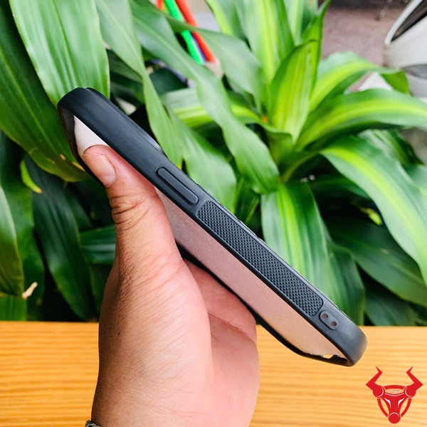 Nâng tầm phong cách với ốp lưng da cá sấu có ngăn thẻ EXAA8 Ốp lưng iPhone 14Pro da cá sấu đen, sang trọng, thời trang, tiện lợi.