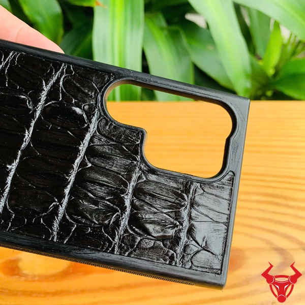 Ốp Da Cá Sấu Handmade – Bảo Vệ Và Thời Trang Sự Lựa Chọn Của Doanh Nhân Thời Đại Mới