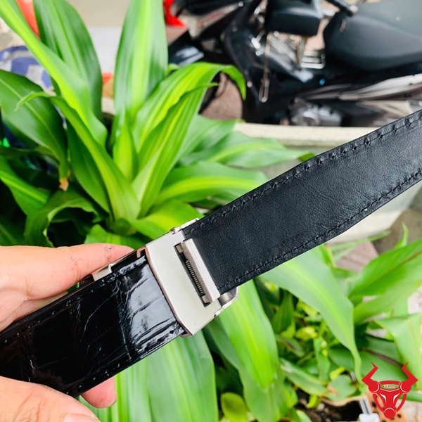 Thắt lưng cá sấu đen bản lớn cho quý ông Thắt lưng nam da cá sấu đen bóng TSK33 – dễ phối đồ, đậm phong cách.
