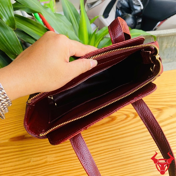 Quý Cô Sành Điệu Chọn Túi HM-21 – Da Cá Sấu Nguyên Tấm Túi xách HM-21 da cá sấu thật cho nữ doanh nhân thành đạt, mẫu mã sang trọng.