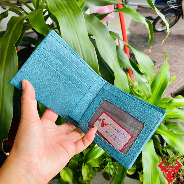 Ví Ngang Nam Nhập Khẩu – Màu Xanh Cá Tính Ví nam da cá sấu màu xanh biển, thiết kế thời thượng và sang chảnh.