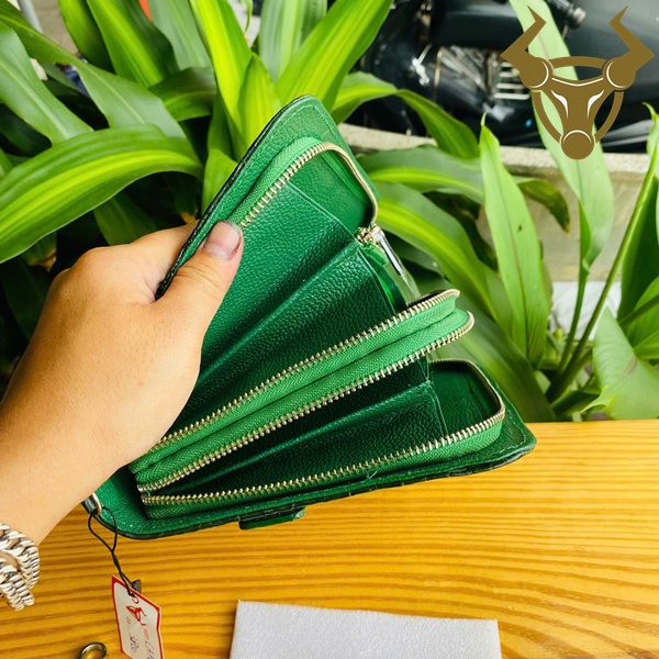 Clutch nam cao cấp CAA4 – mạnh mẽ, lịch lãm, sang trọng Ví cầm tay nam da cá sấu thật màu xanh lá – dòng CAA4 cao cấp